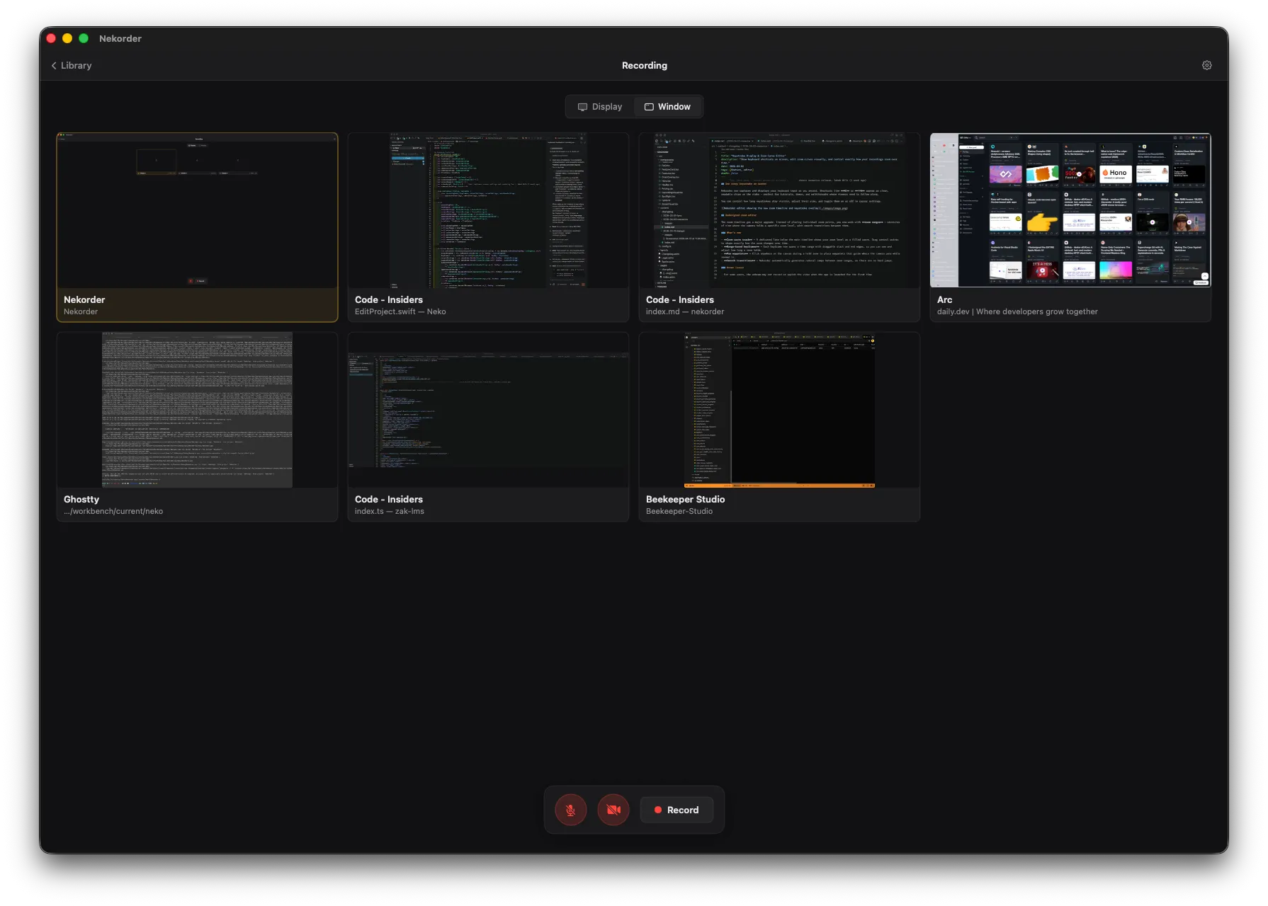 Nekorder recording view with horizontal display grid and device controls